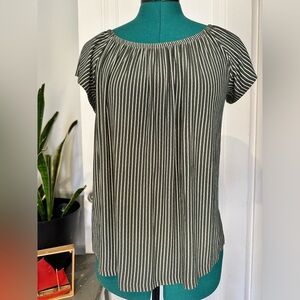 Off The Shoulder or flutter sleeve Striped Dark Green Top small